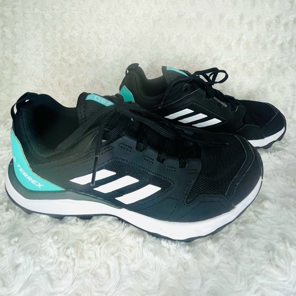 adidas Originals Women's Terrex Agravic Tr Trail Running Shoe- size 9 - Picture 2 of 10